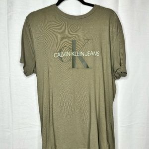Calvin Klein T-shirt